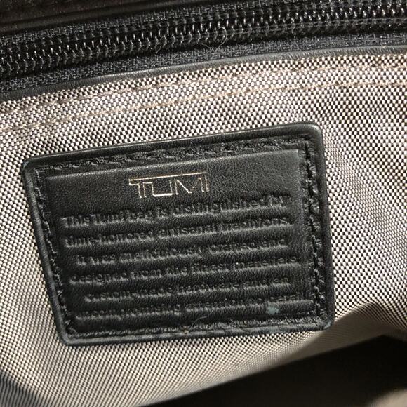 TUMI Ticon Black Leather Map Messenger Bag - Picture 7 of 8